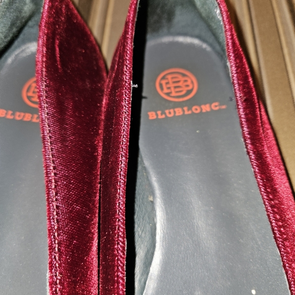 BluBlonc burgundy red velvet flats with glittering star, made in Spain, sz 8.5 - Picture 4 of 11